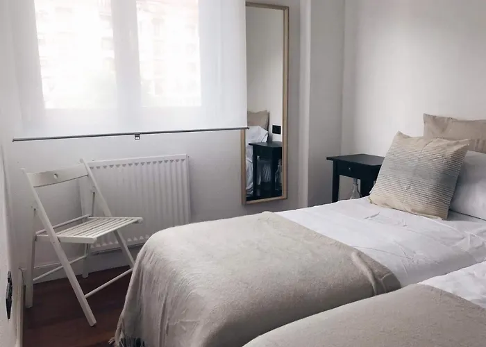 Lägenhet Muy Luminoso En San Mames